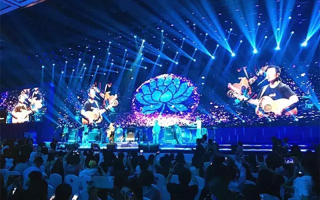 15内地摇滚音乐界的重要人物 许巍.jpg
