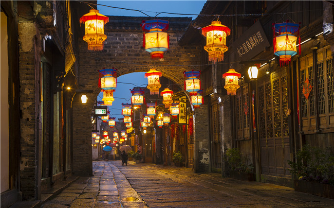 2.街上花灯.JPG