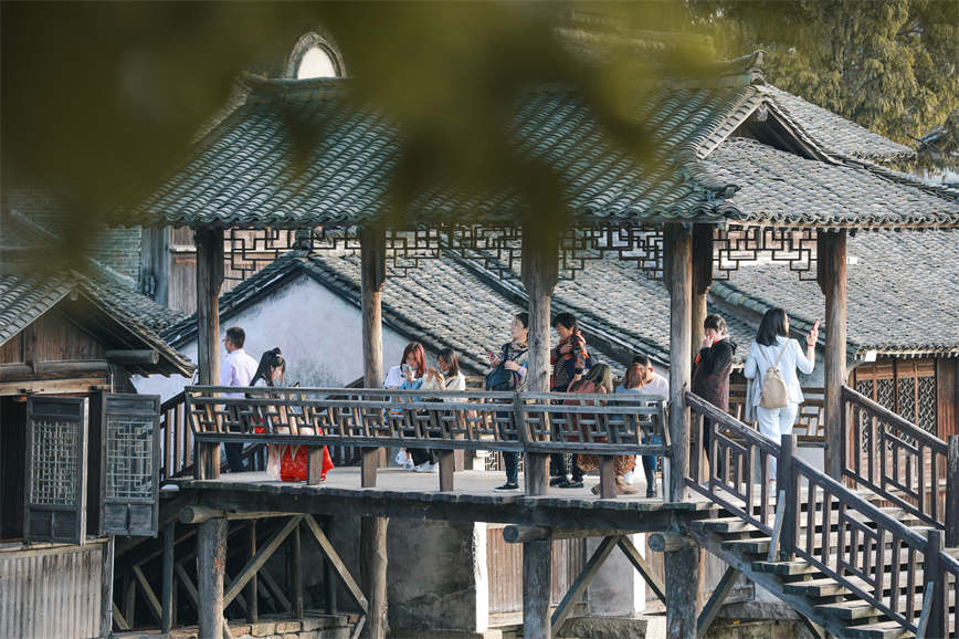 乌镇景区游客悠游 (6)_副本.jpg